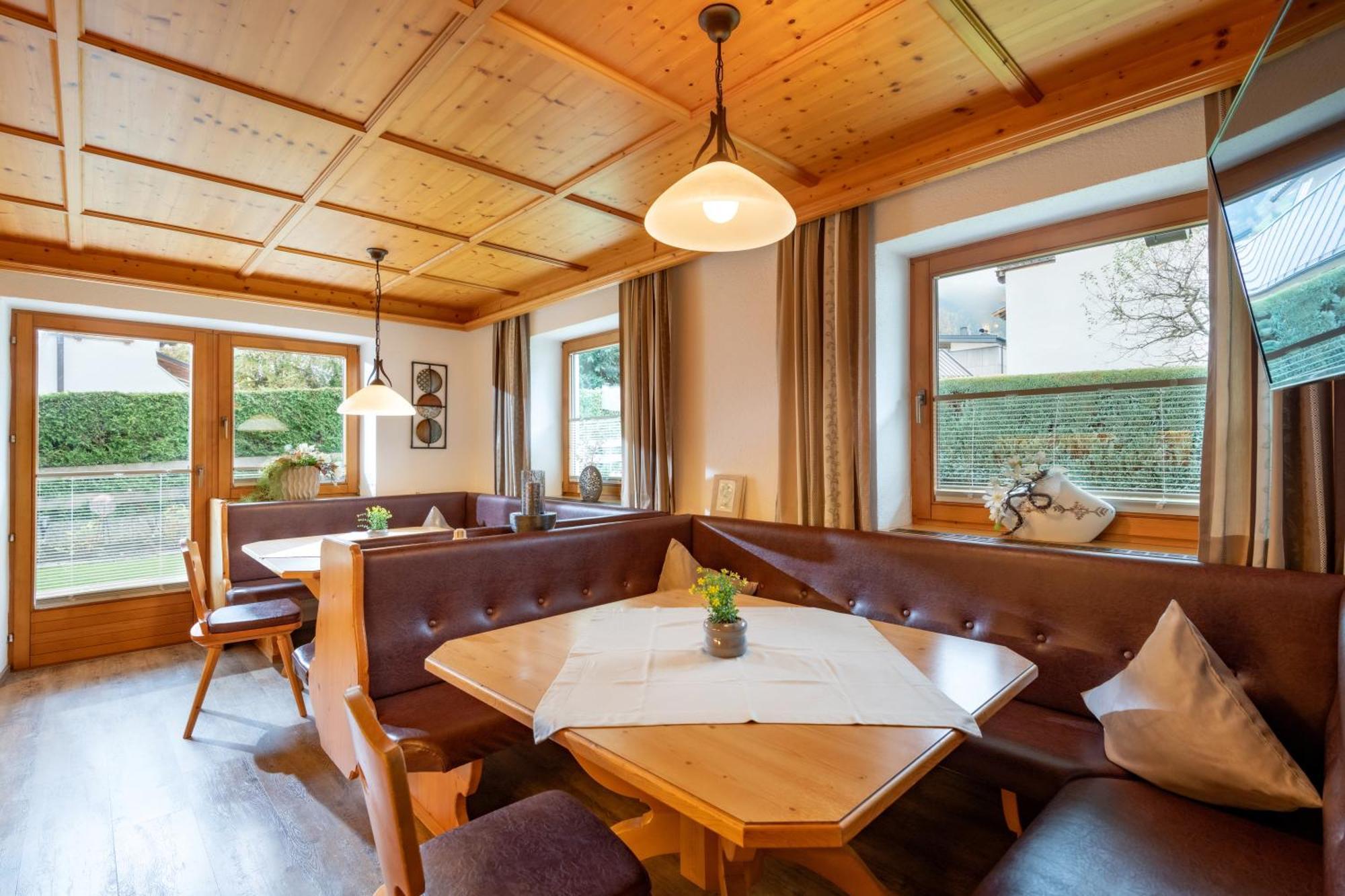 Appartamento Haus Schroll Ried im Zillertal Esterno foto